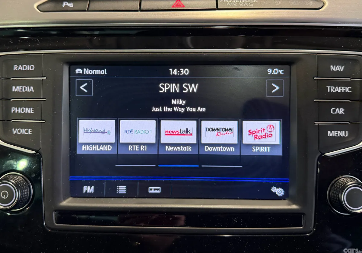 Volkswagen Passat Saloon, Diesel, 2017, White
