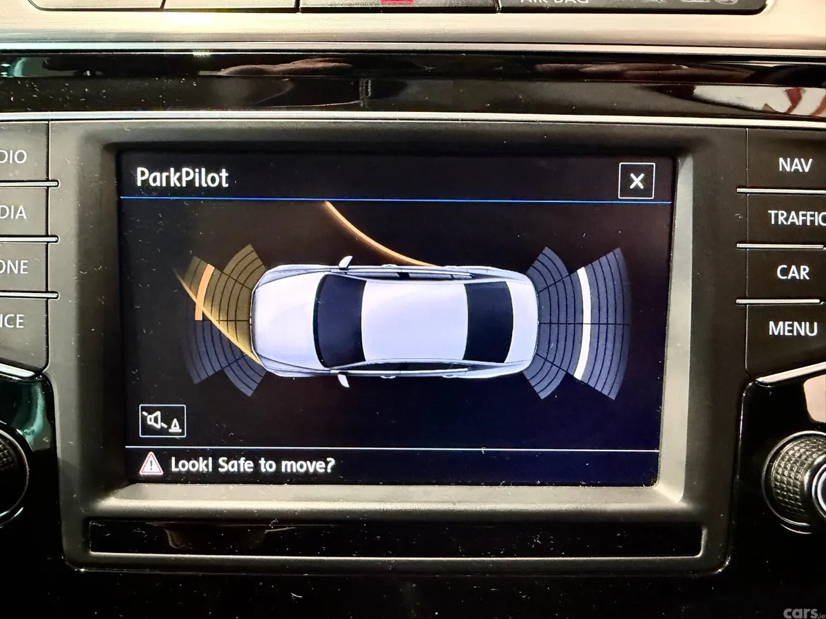 Volkswagen Passat Saloon, Diesel, 2017, White