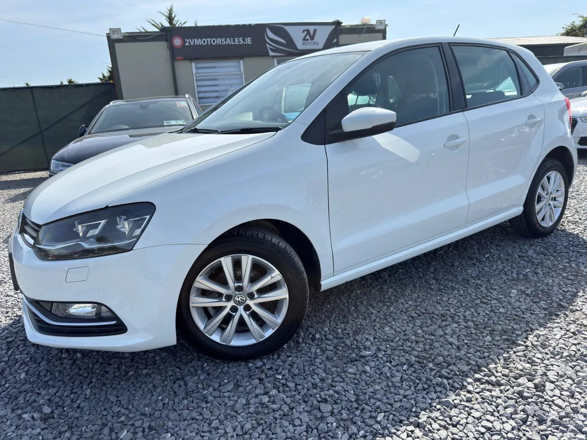 Volkswagen Polo Hatchback, Petrol, 2017, White
