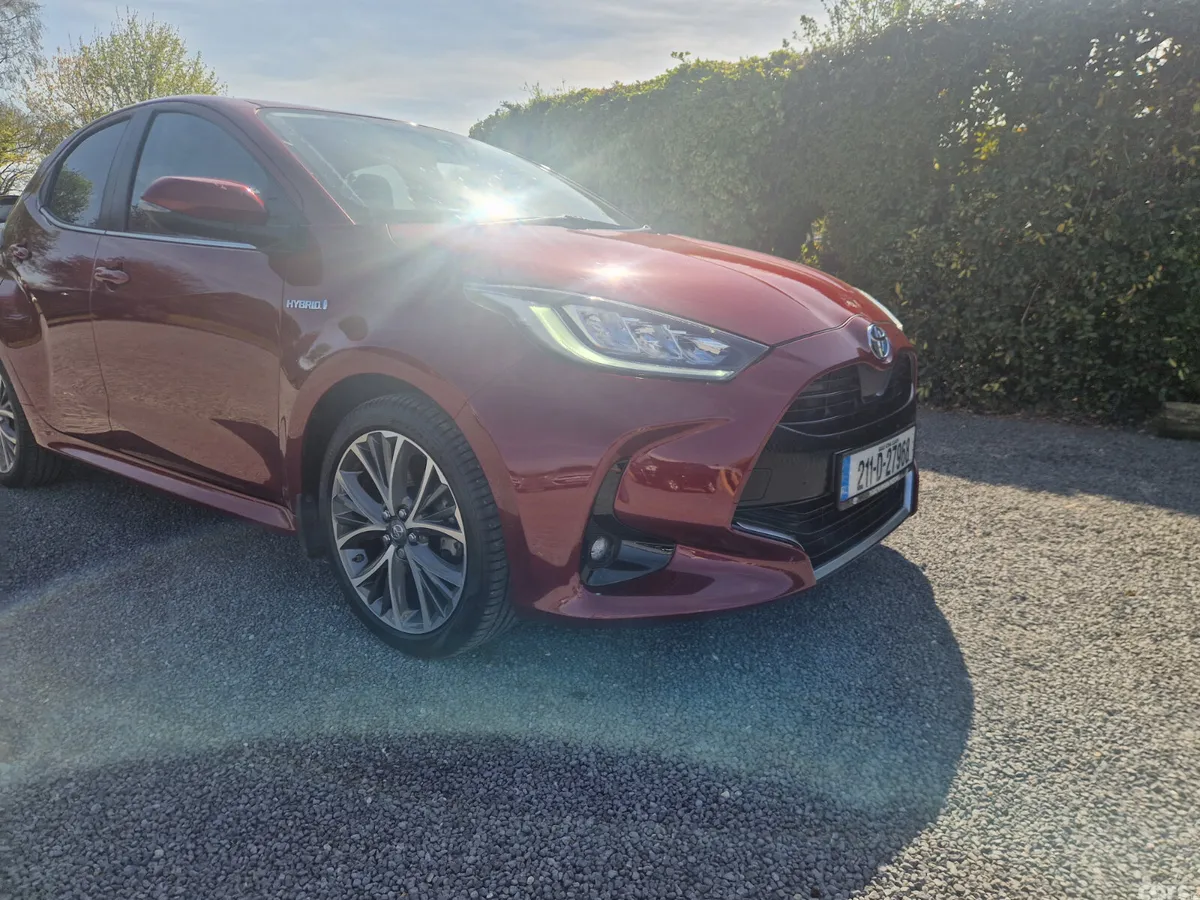 Toyota Yaris Hatchback, Petrol Hybrid, 2021, Red