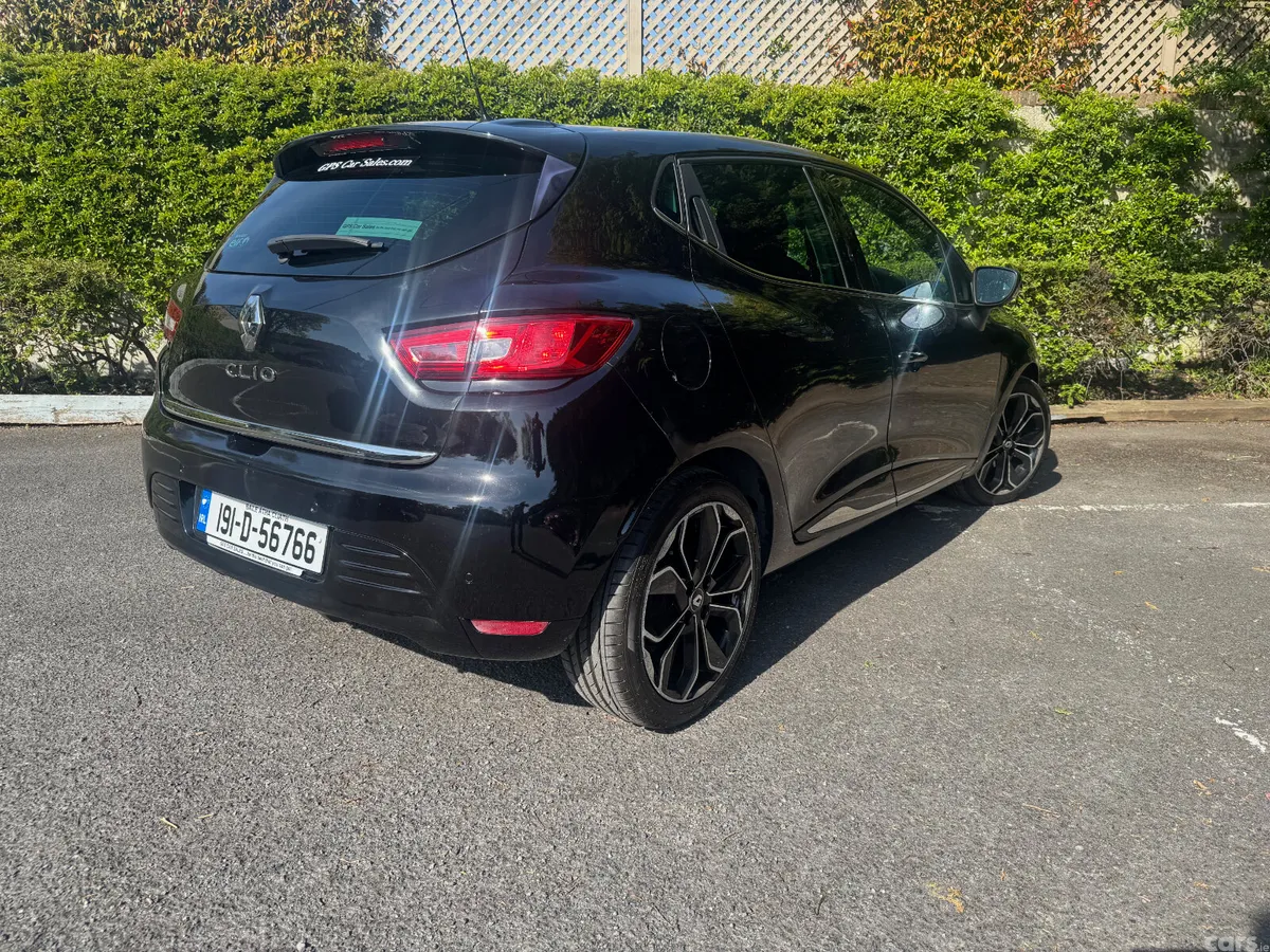 Renault Clio Hatchback, Petrol, 2019, Black