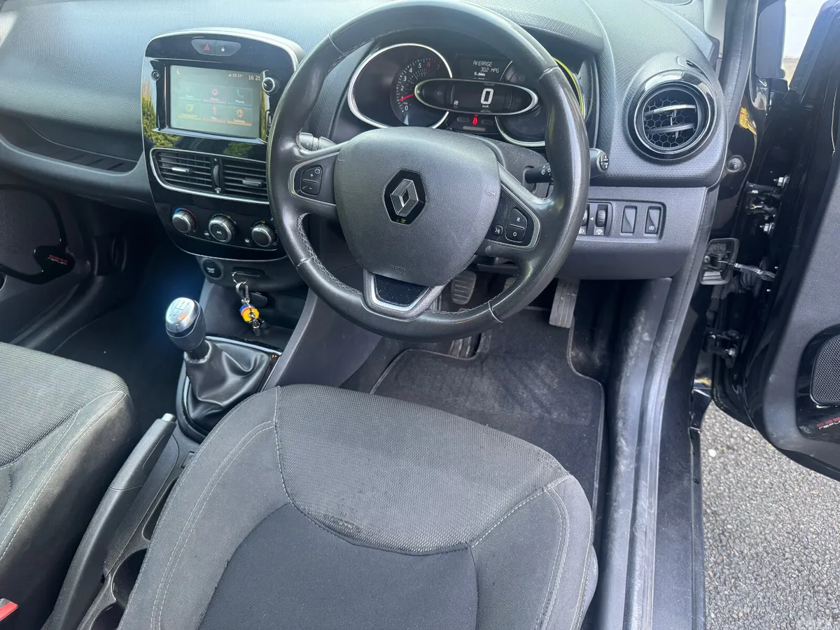 Renault Clio Hatchback, Petrol, 2019, Black