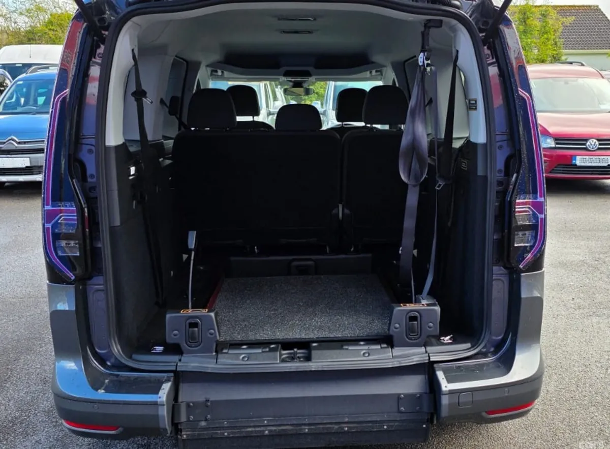 Volkswagen Caddy Maxi Life MPV, Diesel, 2026, Grey