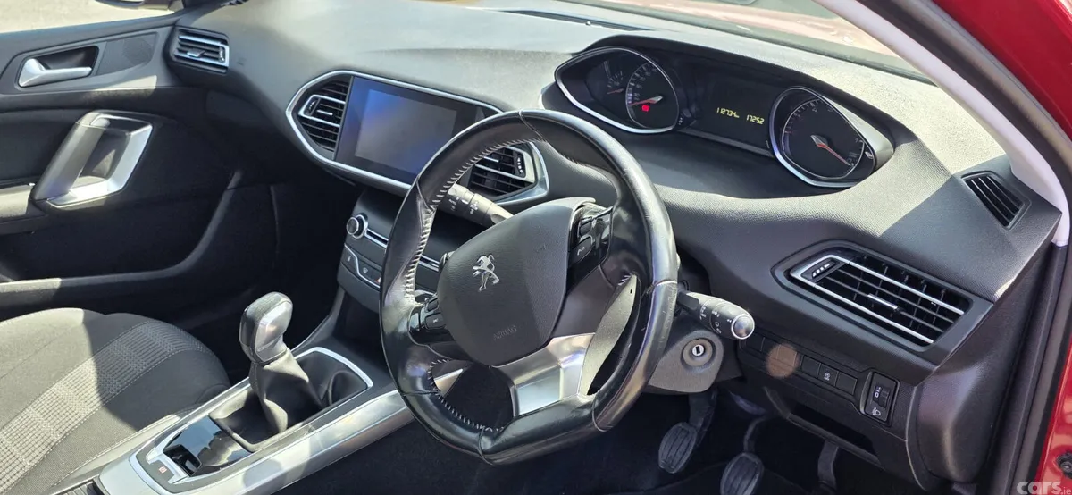 Peugeot 308 Estate, Diesel, 2018, Red