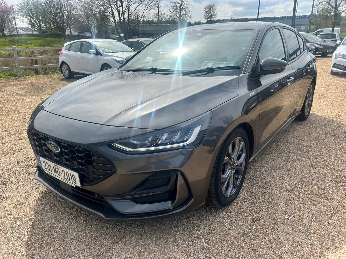 Ford Focus Hatchback, Diesel, 2023, Grey