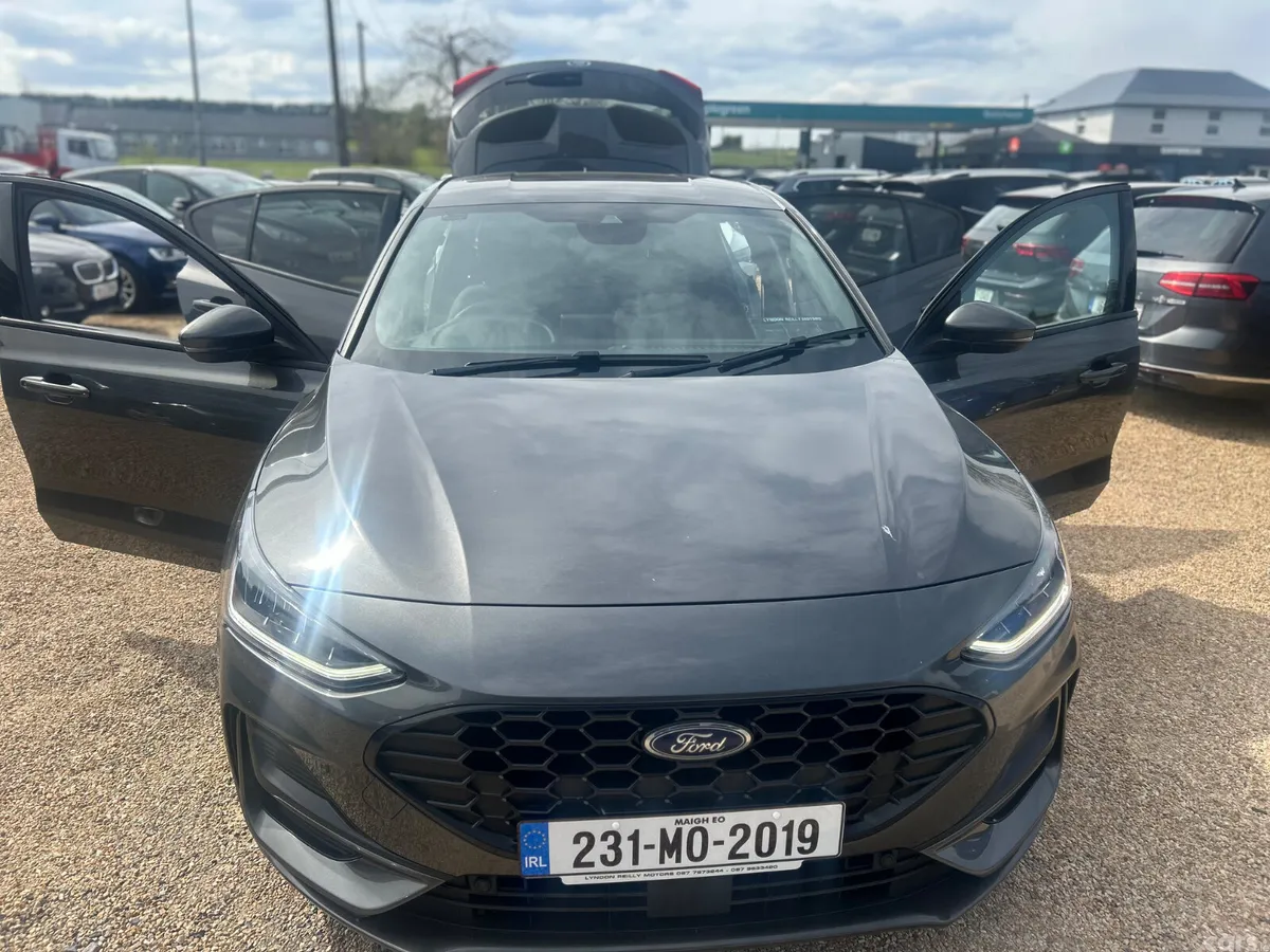 Ford Focus Hatchback, Diesel, 2023, Grey