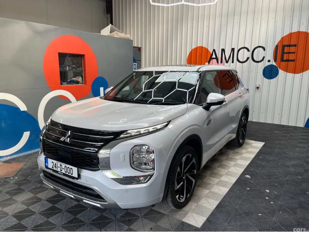 Mitsubishi Outlander SUV, Petrol Plug-in Hybrid, 2024, White