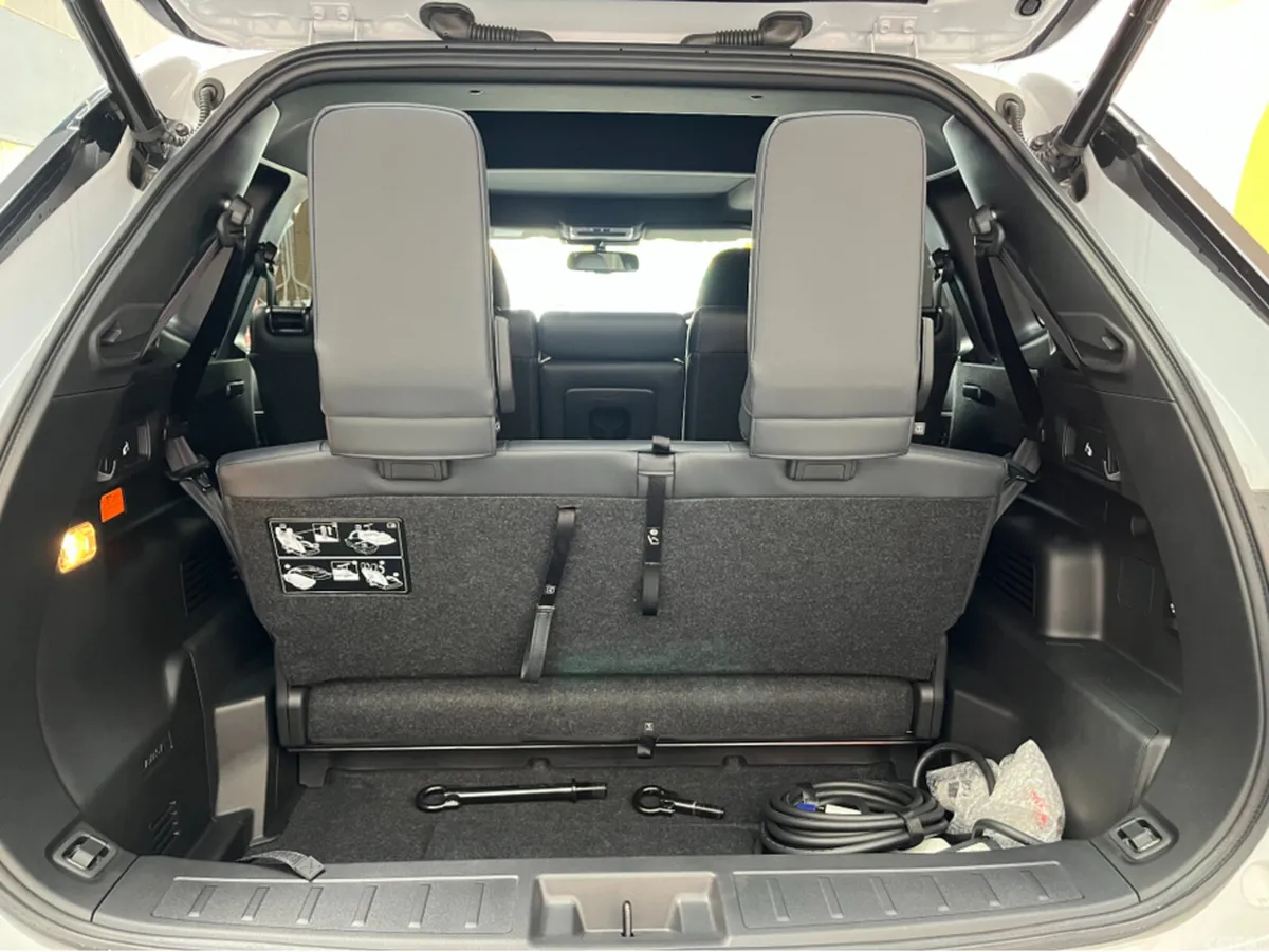Mitsubishi Outlander SUV, Petrol Plug-in Hybrid, 2024, White