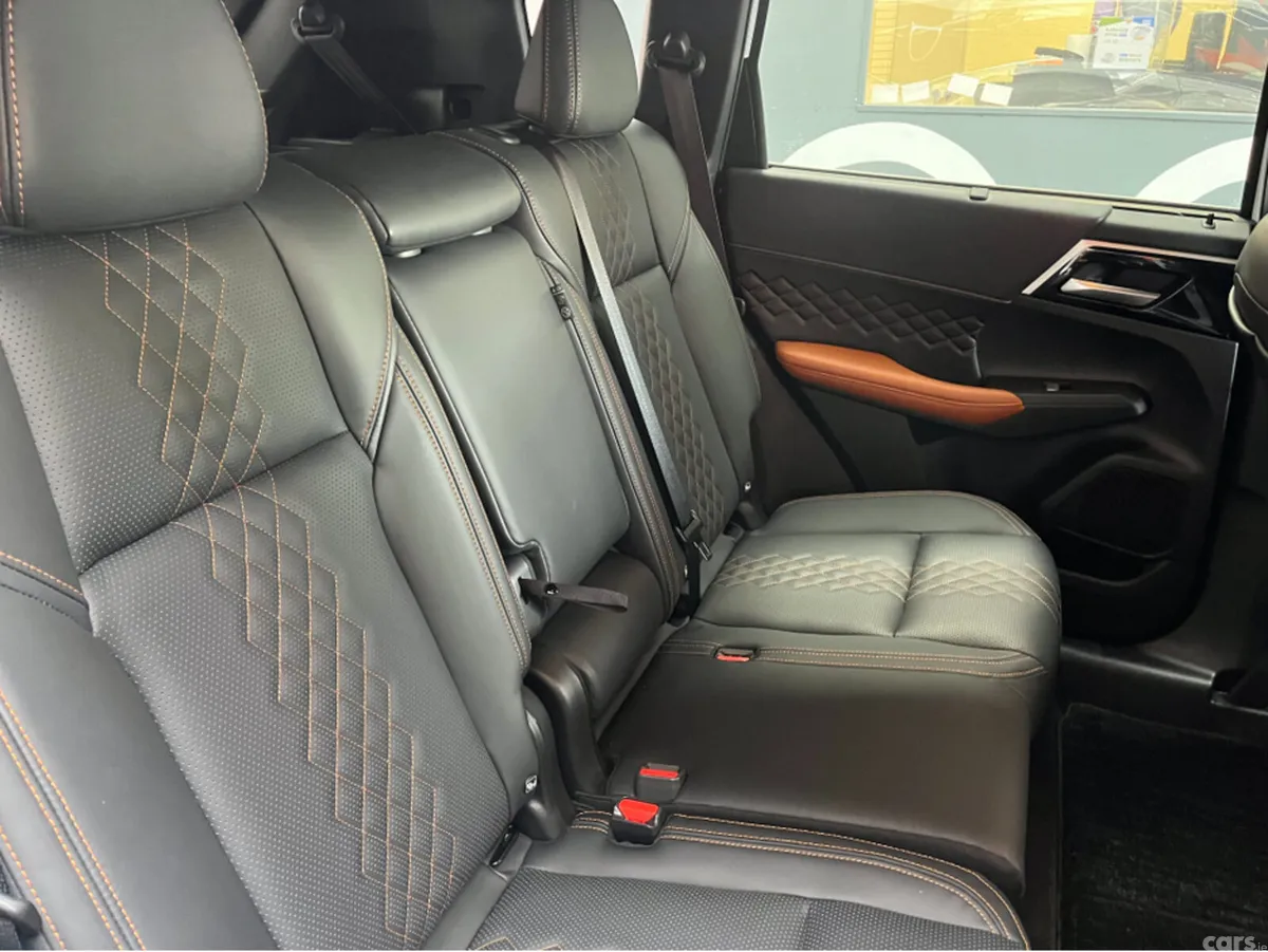 Mitsubishi Outlander SUV, Petrol Plug-in Hybrid, 2024, White