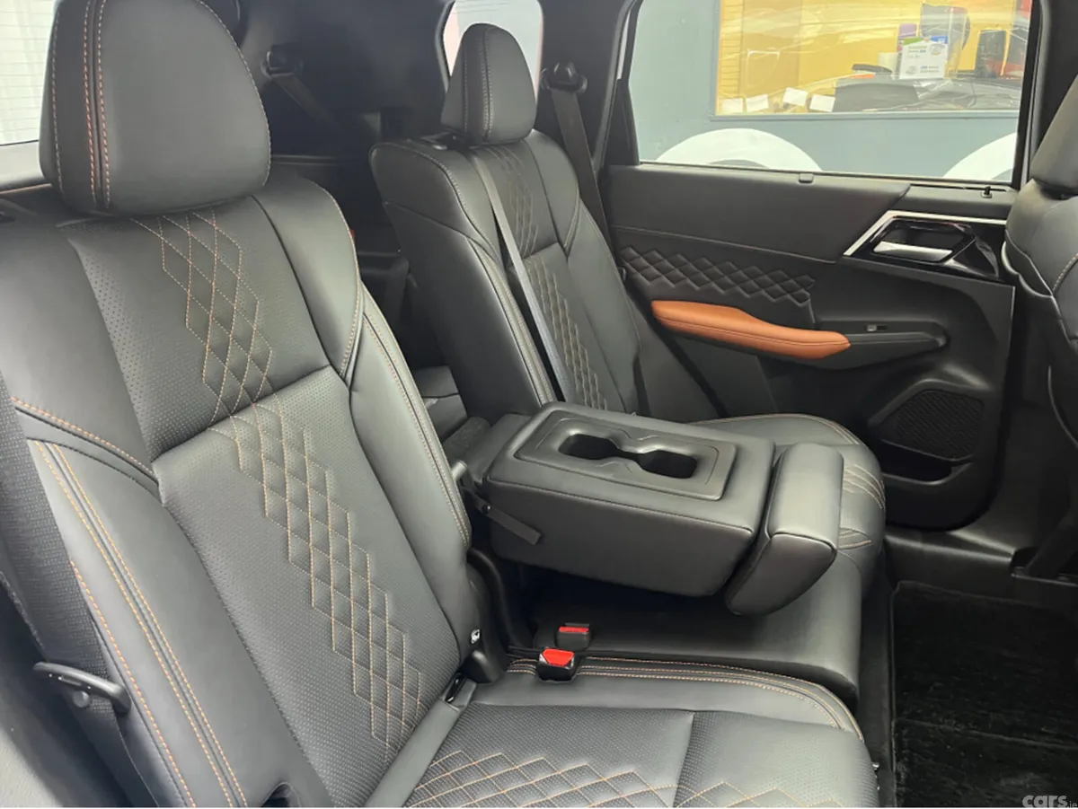 Mitsubishi Outlander SUV, Petrol Plug-in Hybrid, 2024, White