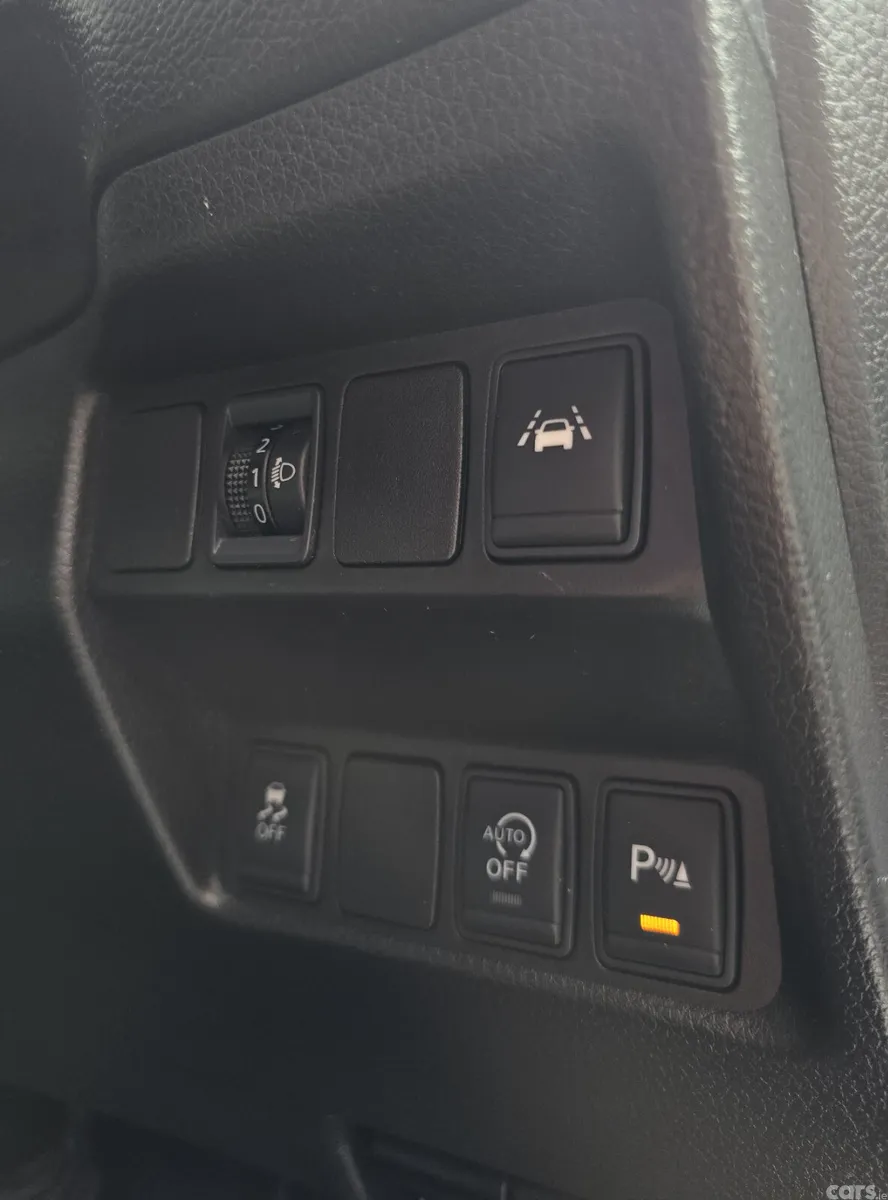 Nissan Qashqai SUV, Diesel, 2016, Silver
