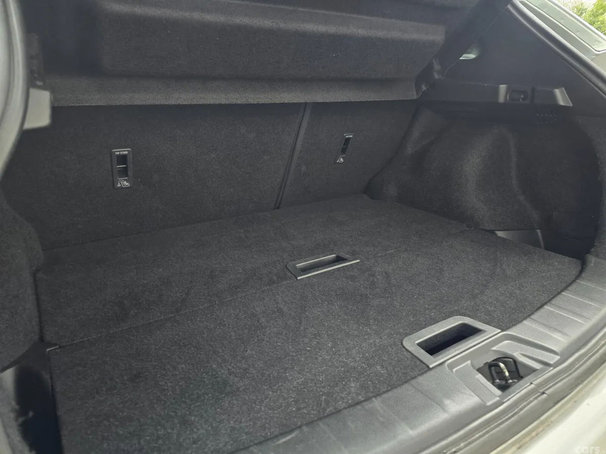 Nissan Qashqai SUV, Diesel, 2016, Silver