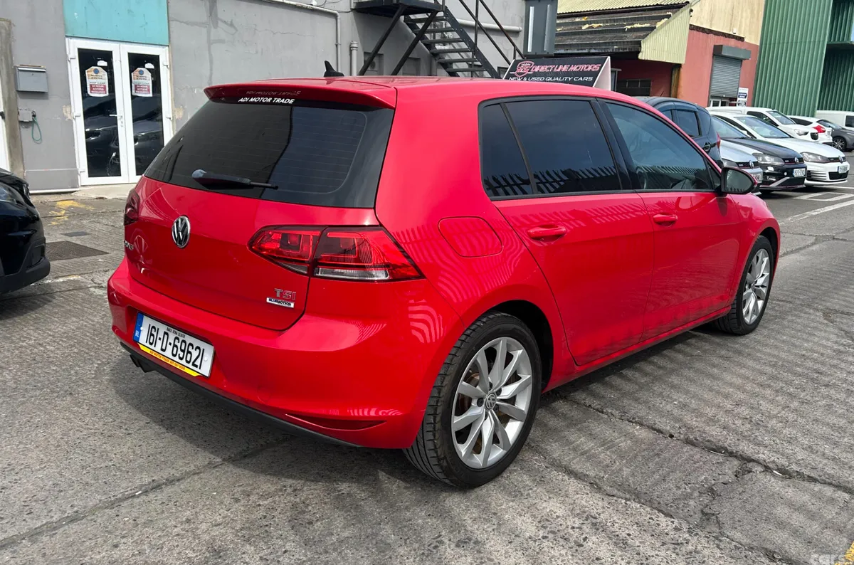Volkswagen Golf Hatchback, Petrol, 2016, Red