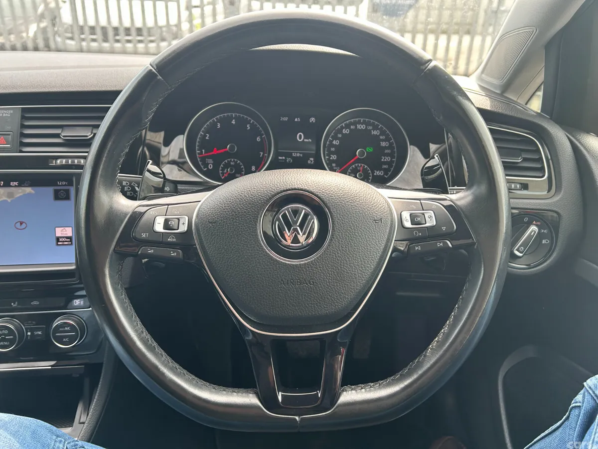 Volkswagen Golf Hatchback, Petrol, 2016, Red