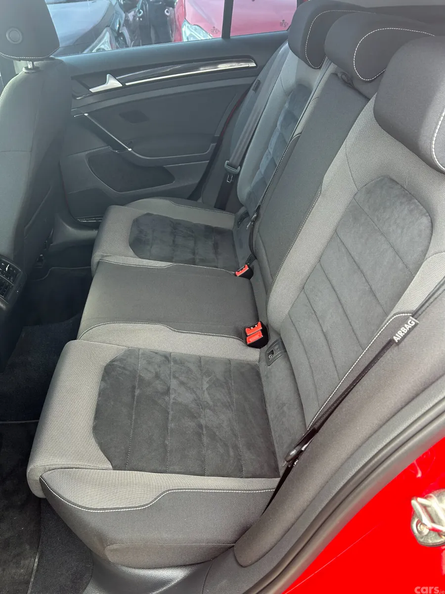 Volkswagen Golf Hatchback, Petrol, 2016, Red