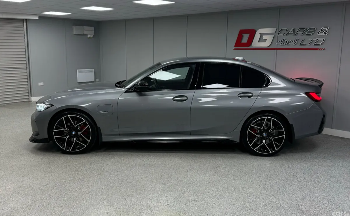 BMW 3-Series Saloon, Petrol Hybrid, 2022, Grey