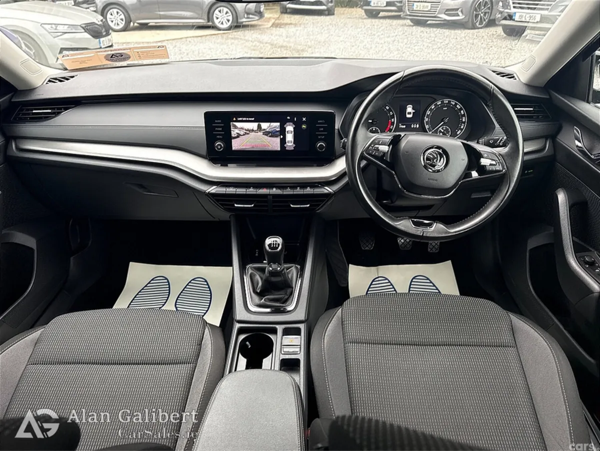 Skoda Octavia Hatchback, Diesel, 2022, Black