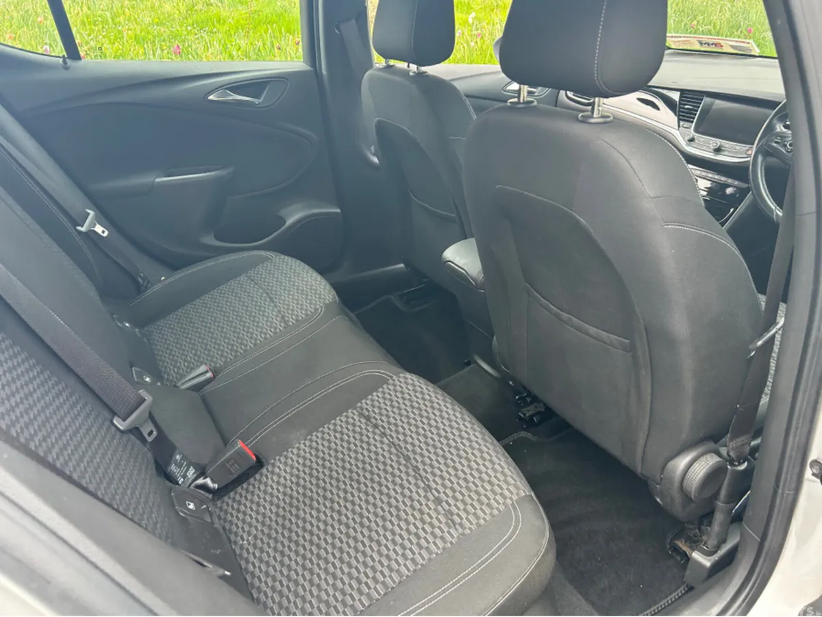 Opel Astra Hatchback, Diesel, 2016, Silver