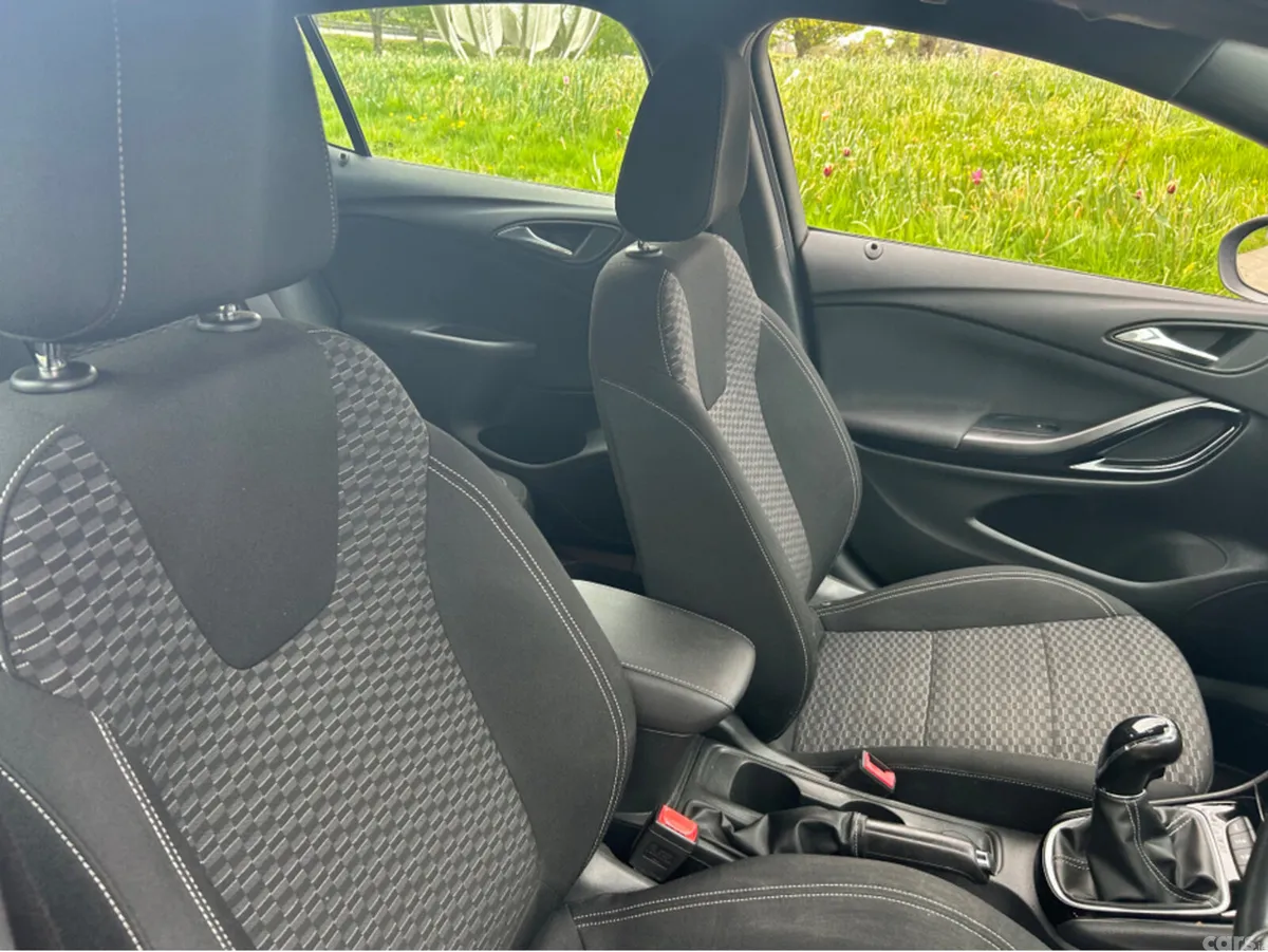 Opel Astra Hatchback, Diesel, 2016, Silver