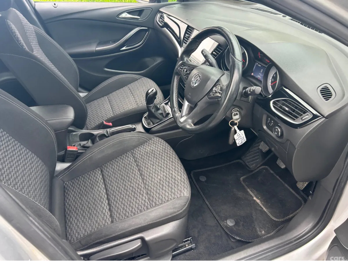 Opel Astra Hatchback, Diesel, 2016, Silver
