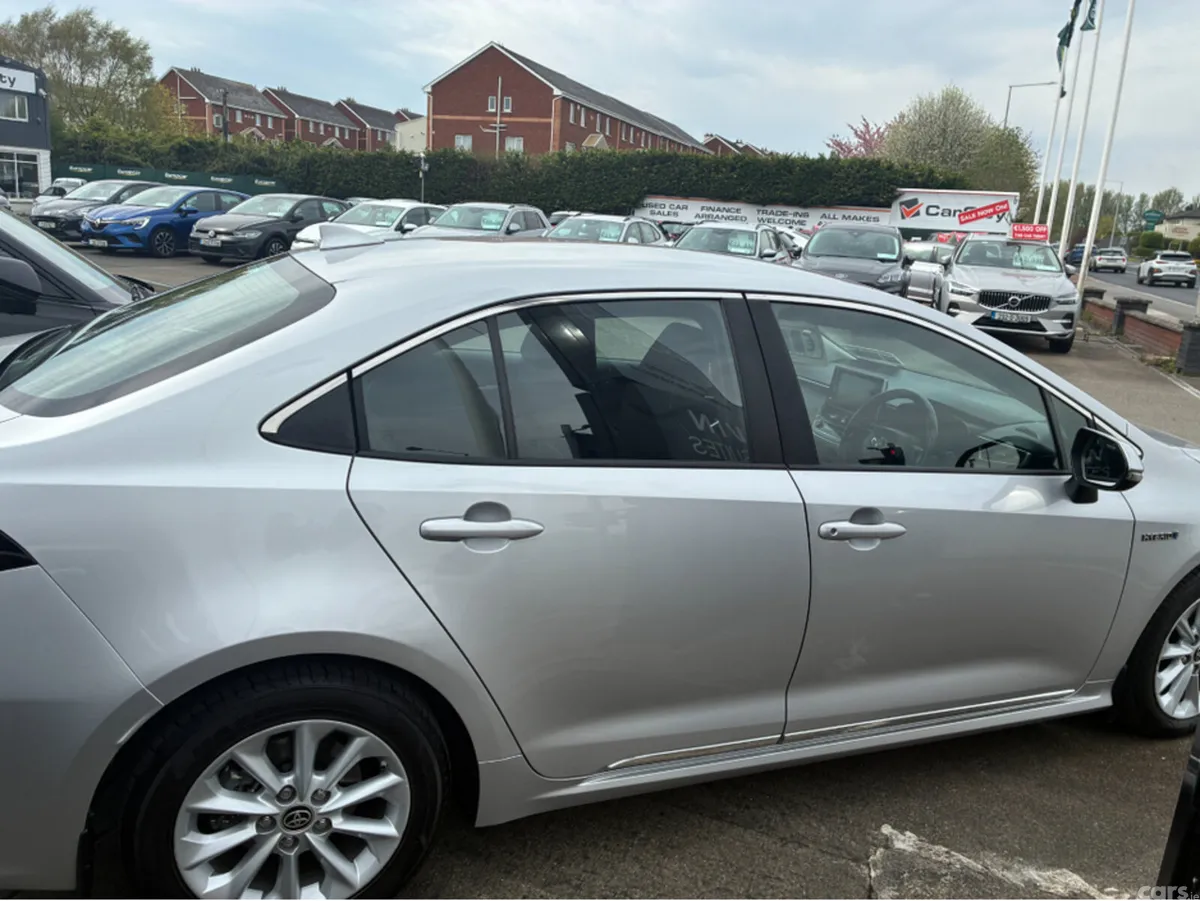 Toyota Corolla Saloon, Petrol Hybrid, 2022, Grey