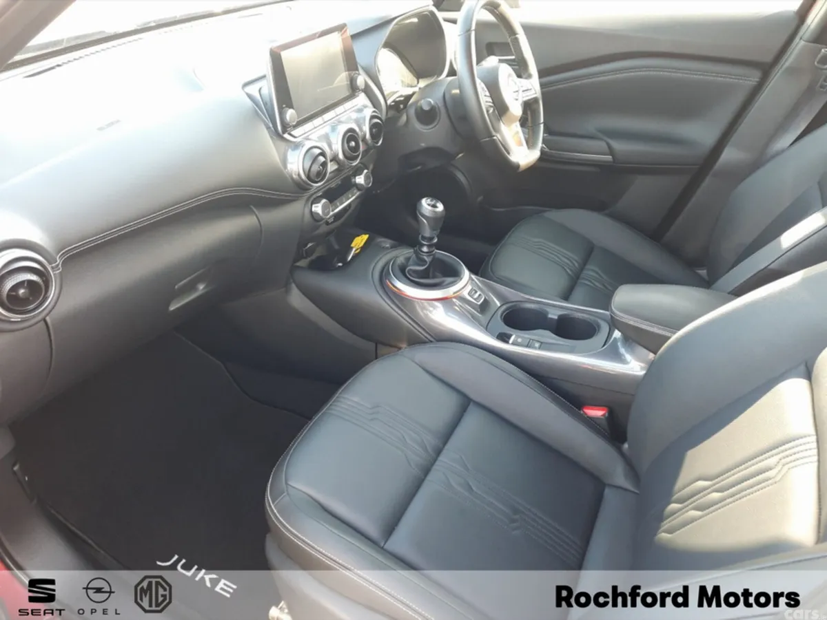 Nissan Juke MPV, Petrol, 2024, Red