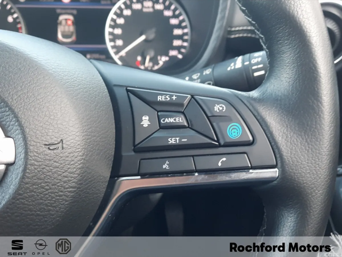 Nissan Juke MPV, Petrol, 2024, Red