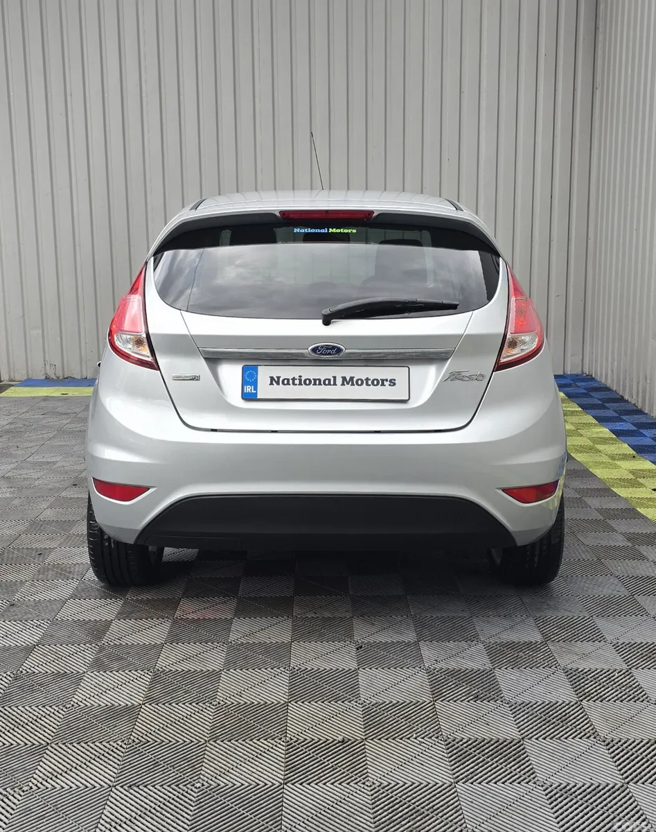 Ford Fiesta Hatchback, Petrol, 2015, Silver