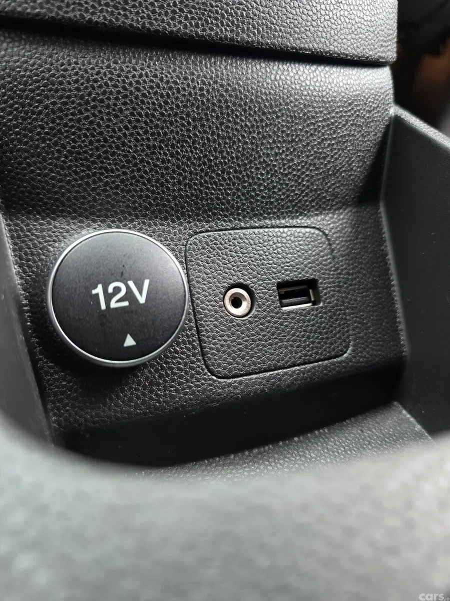Ford Fiesta Hatchback, Petrol, 2015, Silver