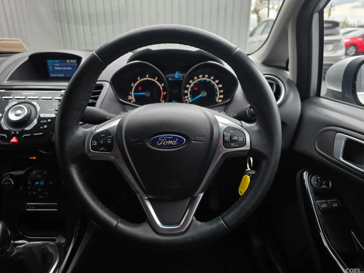 Ford Fiesta Hatchback, Petrol, 2015, Silver