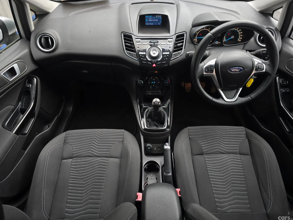 Ford Fiesta Hatchback, Petrol, 2015, Silver