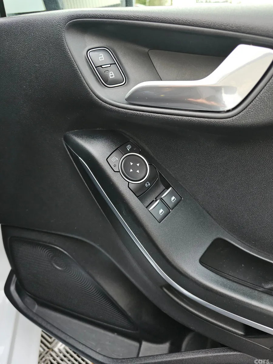 Ford Fiesta Hatchback, Petrol, 2018, White