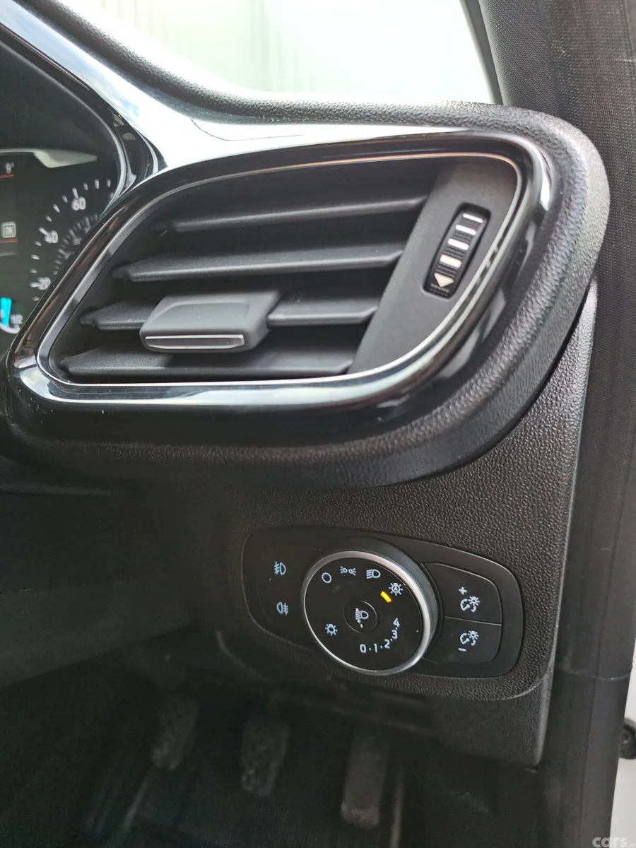 Ford Fiesta Hatchback, Petrol, 2018, White