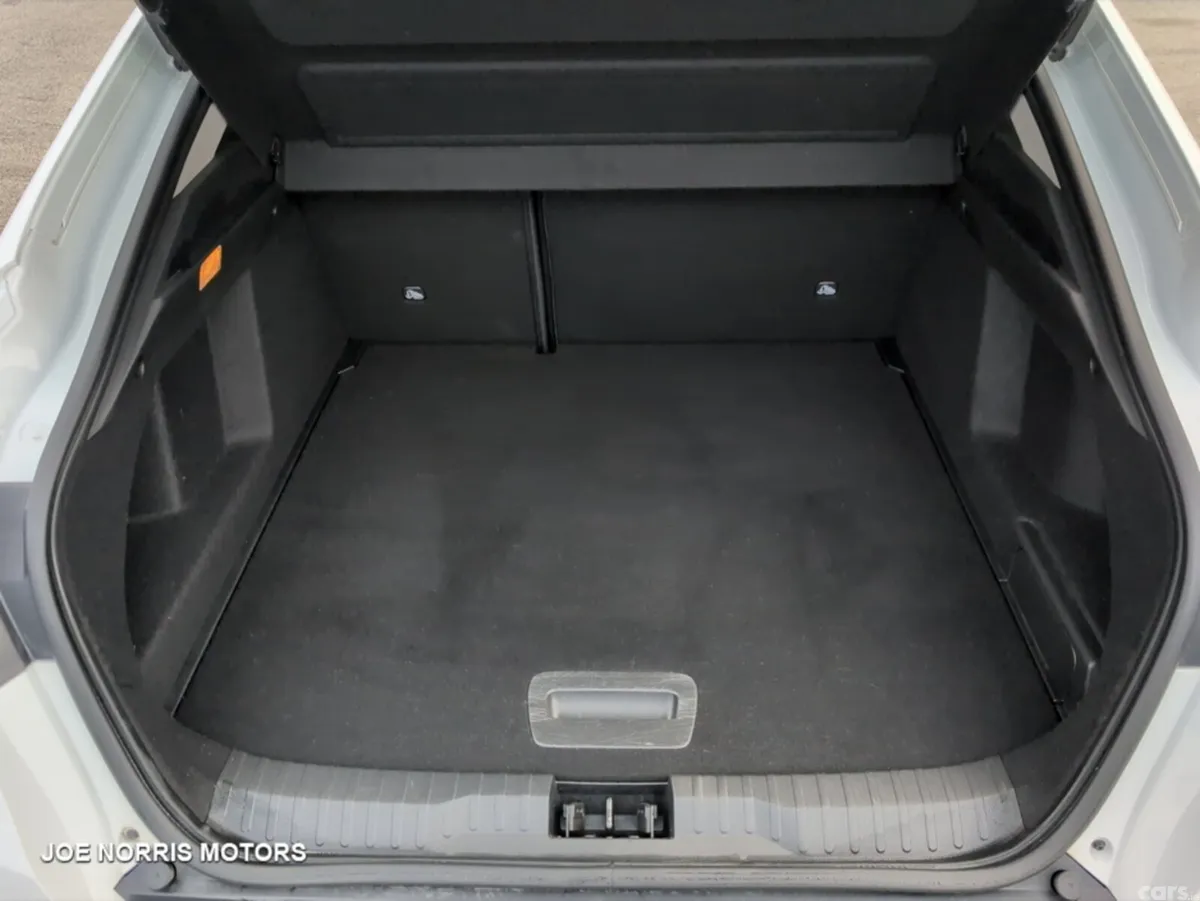 Renault Arkana Hatchback, Petrol, 2022, White