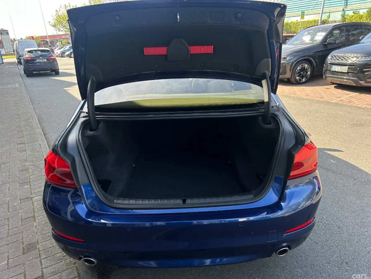BMW 5-Series Saloon, Diesel, 2018, Blue