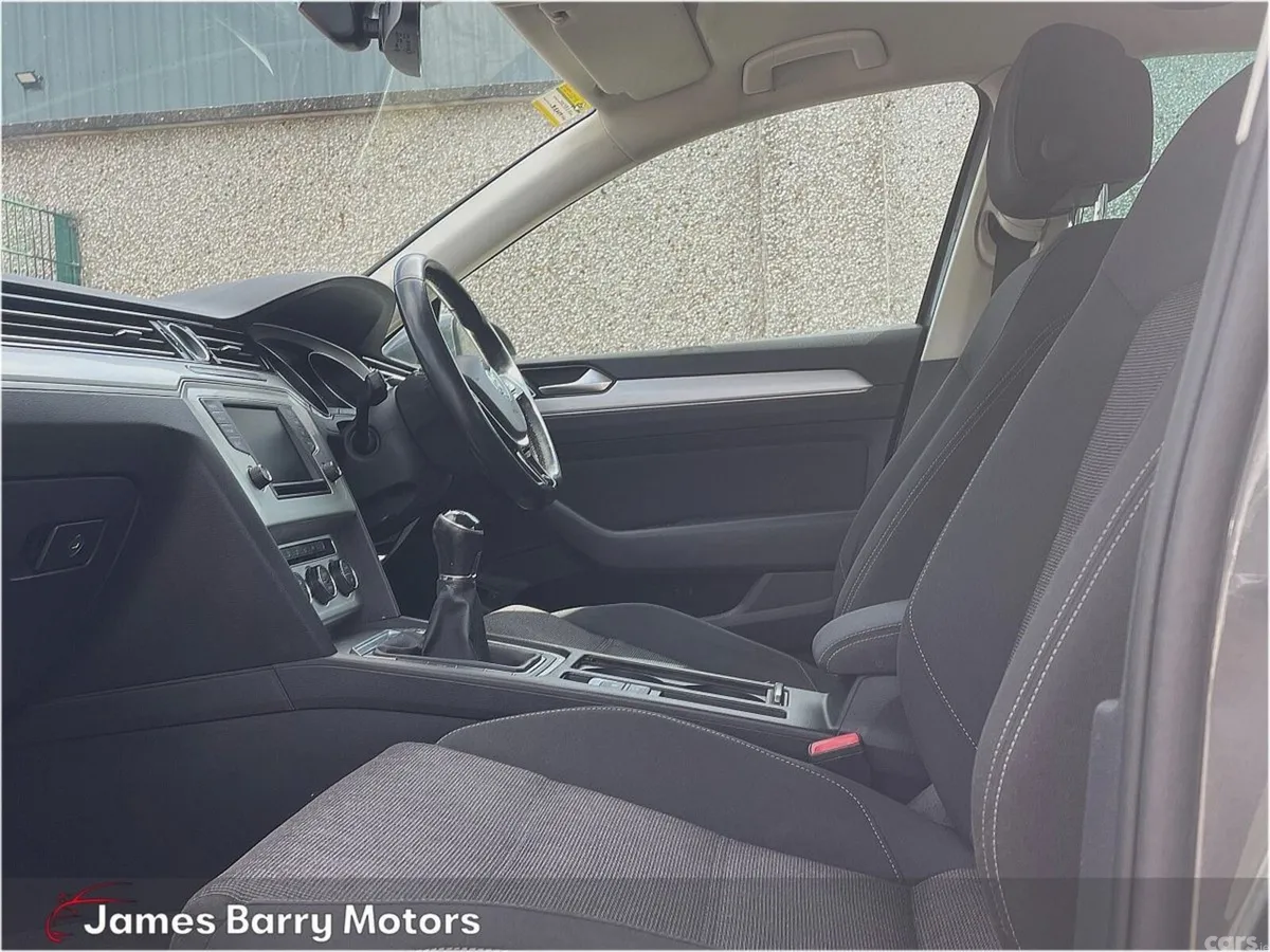 Volkswagen Passat Saloon, Diesel, 2016, Grey