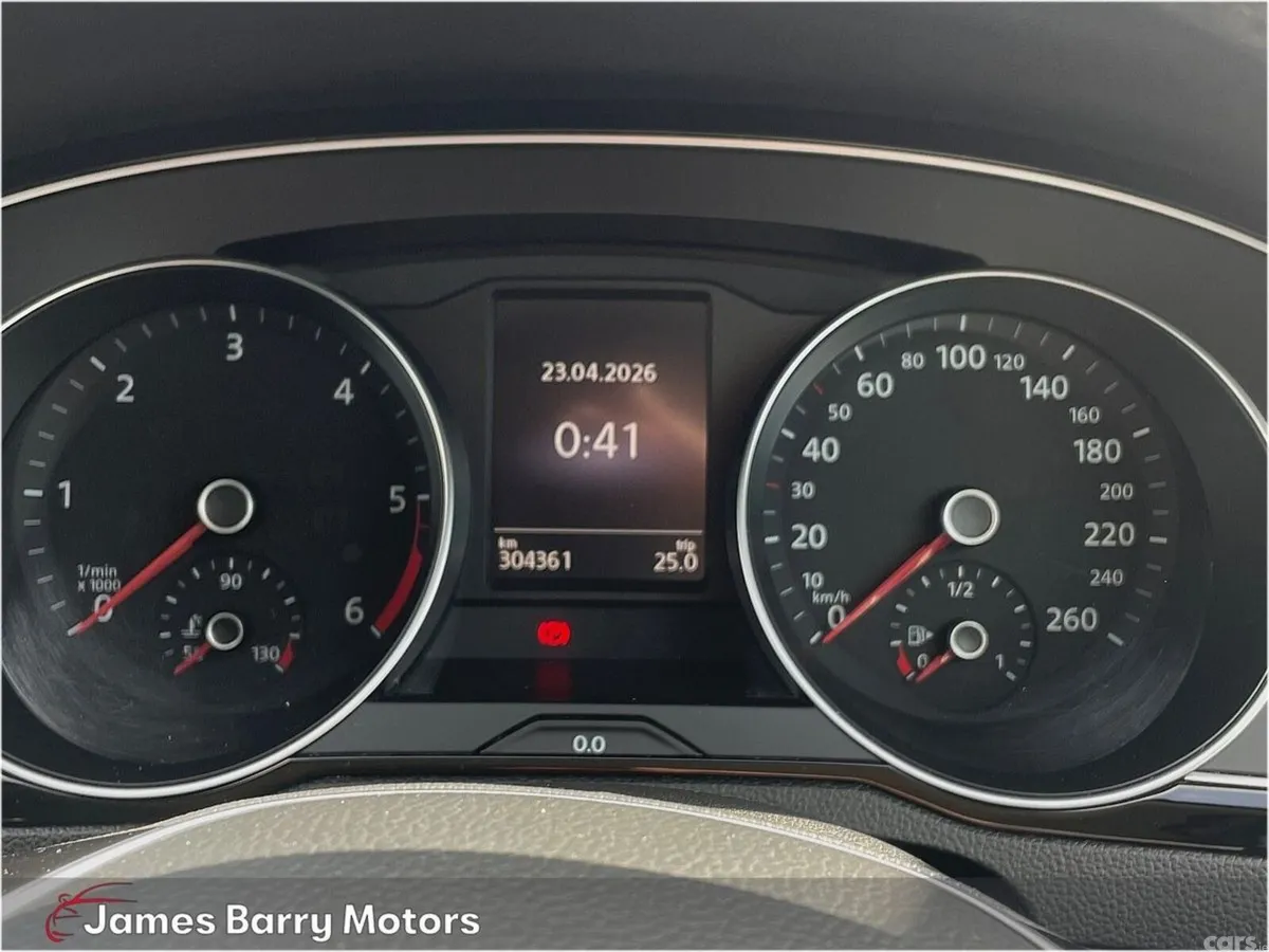 Volkswagen Passat Saloon, Diesel, 2016, Grey