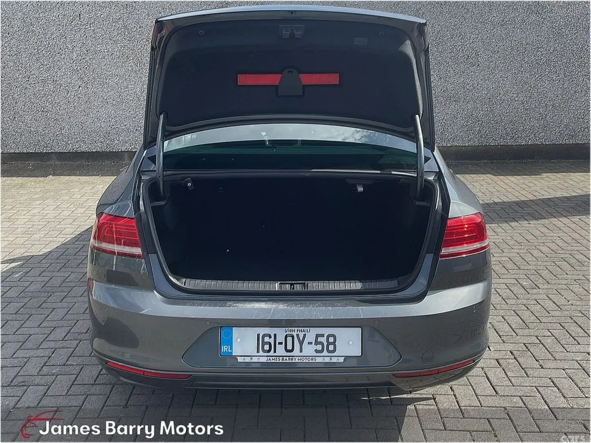 Volkswagen Passat Saloon, Diesel, 2016, Grey