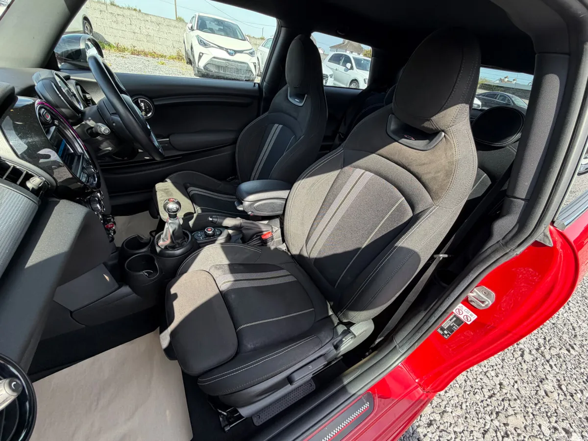 Mini Cooper Hatchback, Petrol, 2019, Red
