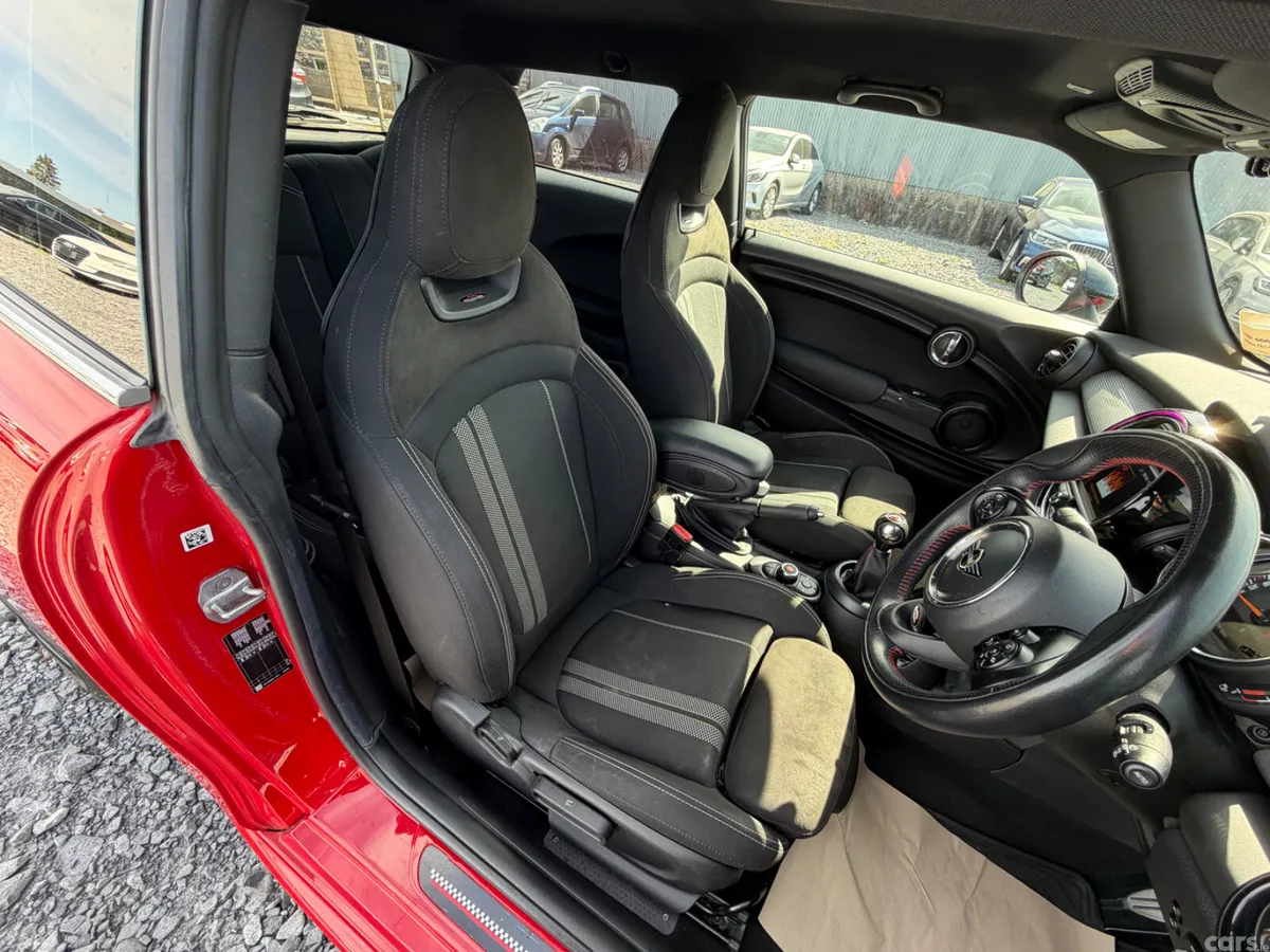 Mini Cooper Hatchback, Petrol, 2019, Red