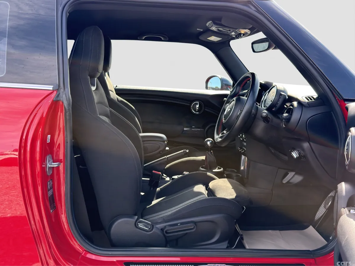 Mini Cooper Hatchback, Petrol, 2019, Red