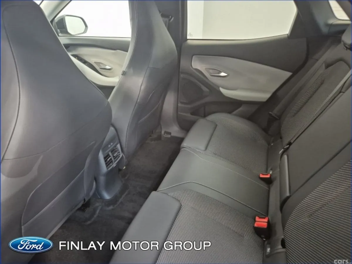 Ford Explorer MPV, Electric, 2026, Grey