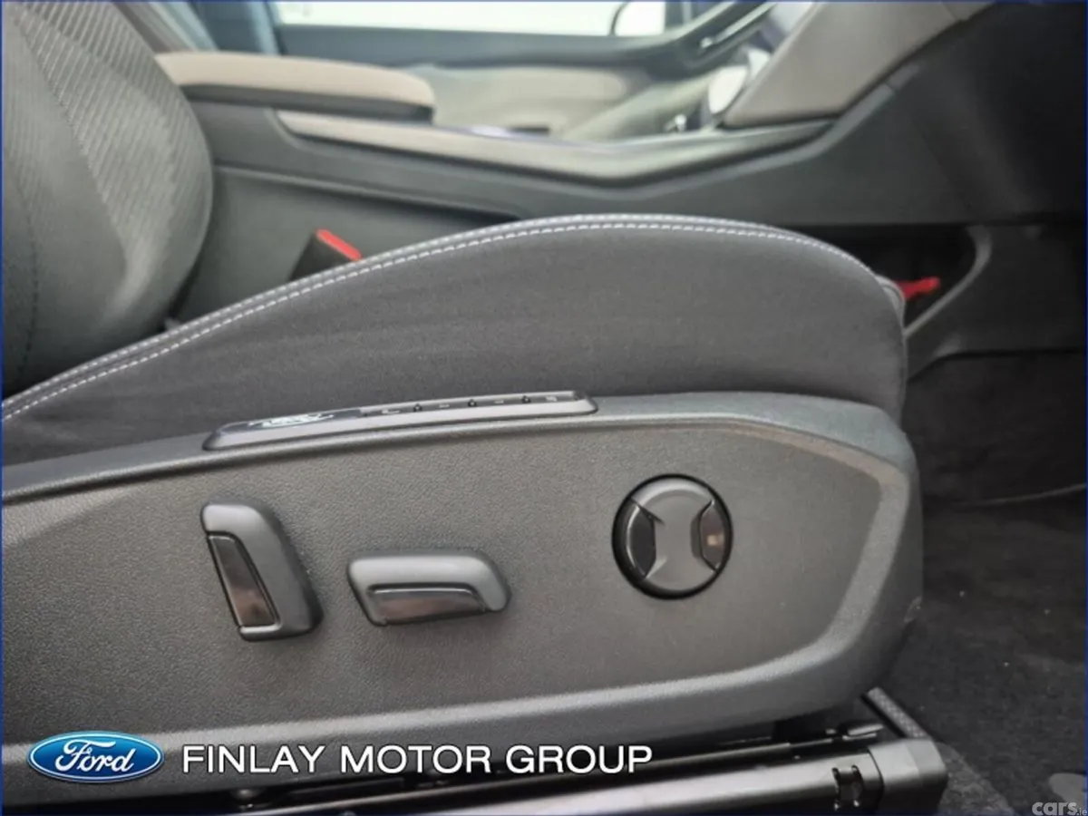 Ford Explorer MPV, Electric, 2026, Grey