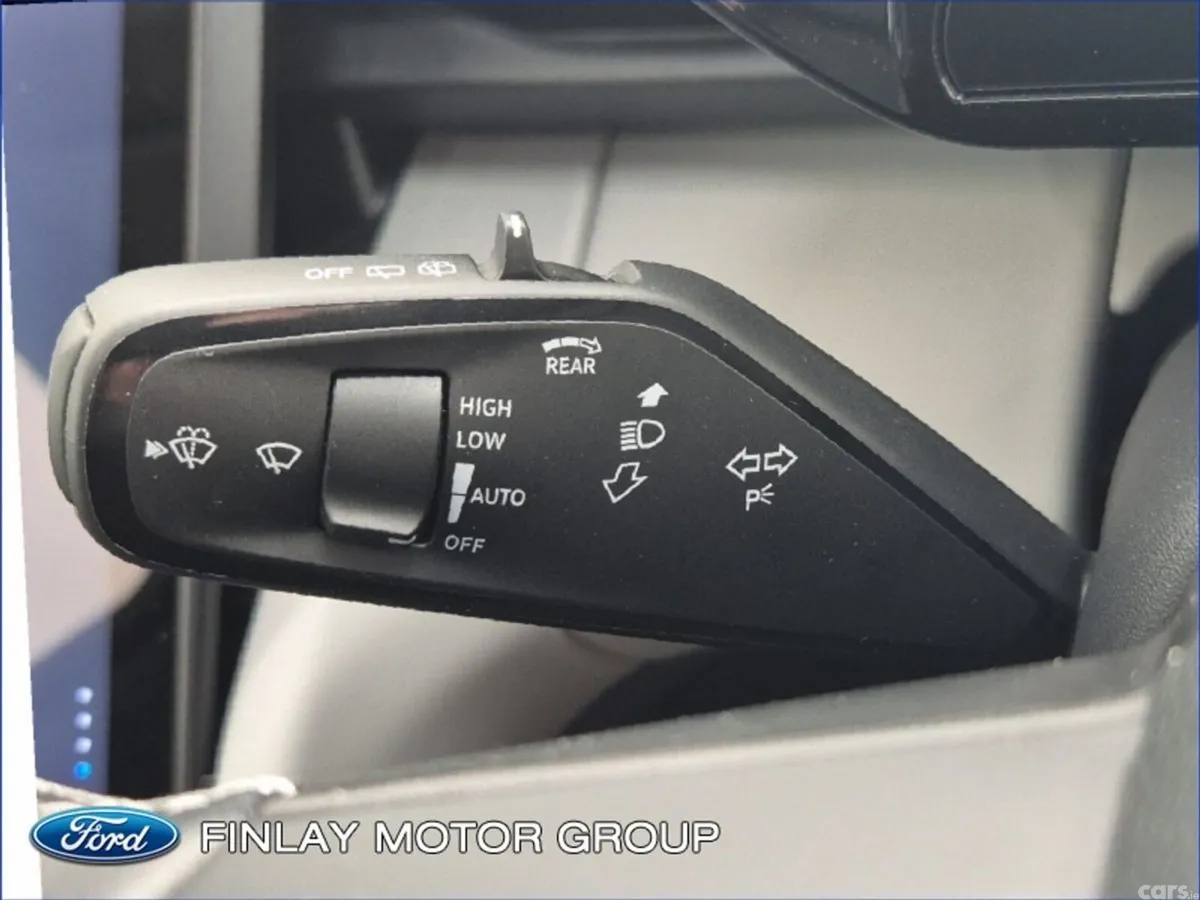 Ford Explorer MPV, Electric, 2026, Grey