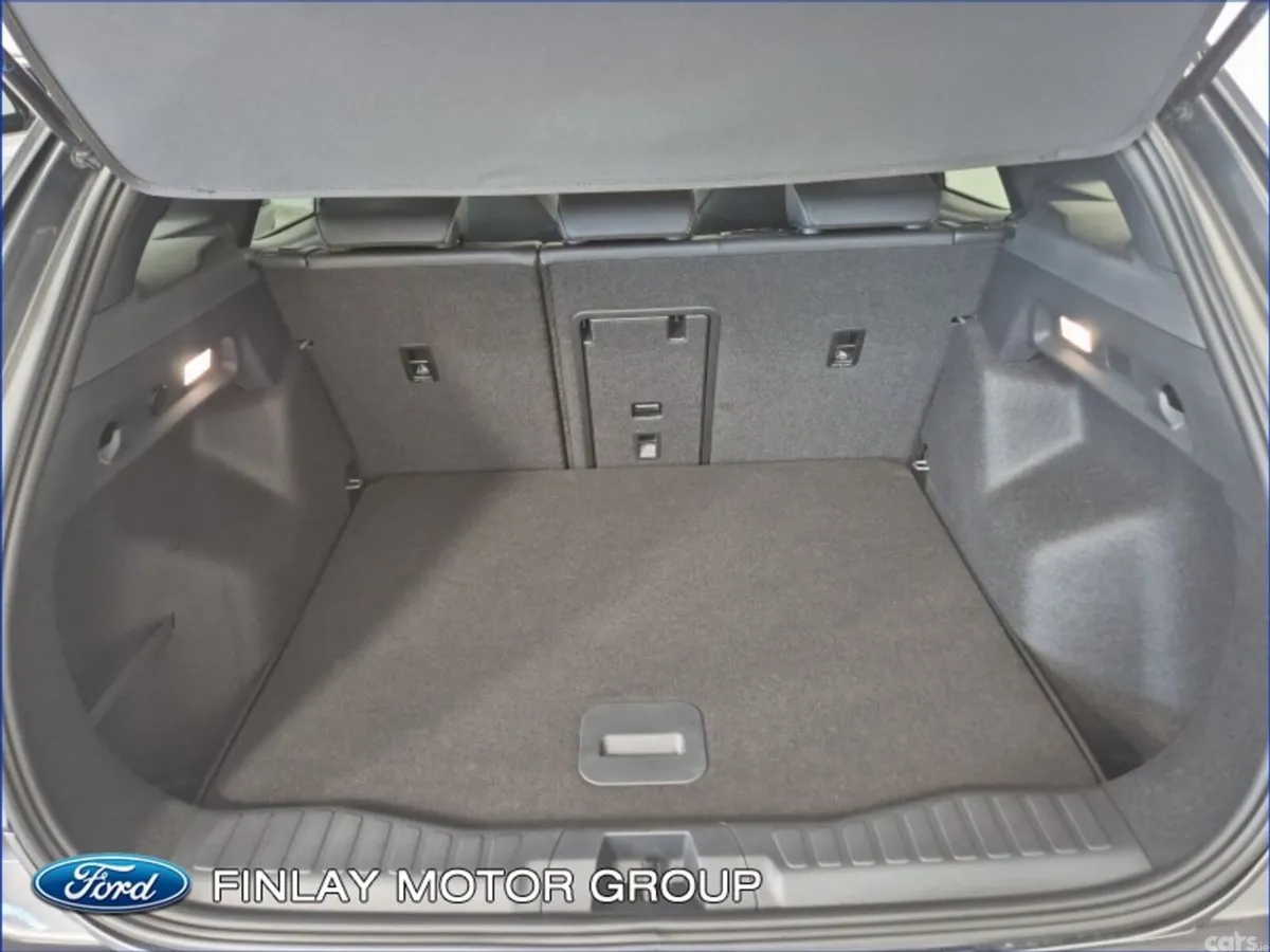 Ford Explorer MPV, Electric, 2026, Grey