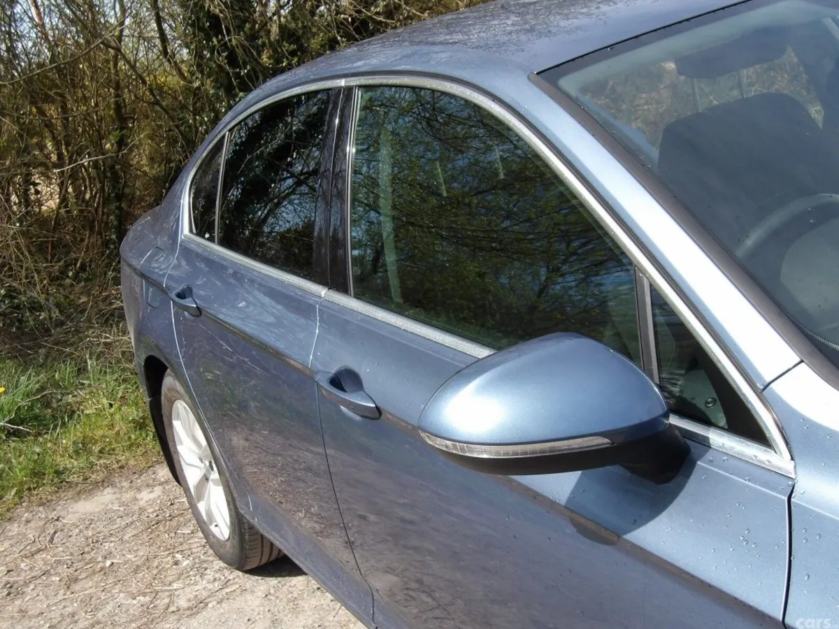 Volkswagen Passat Saloon, Diesel, 2016, Blue