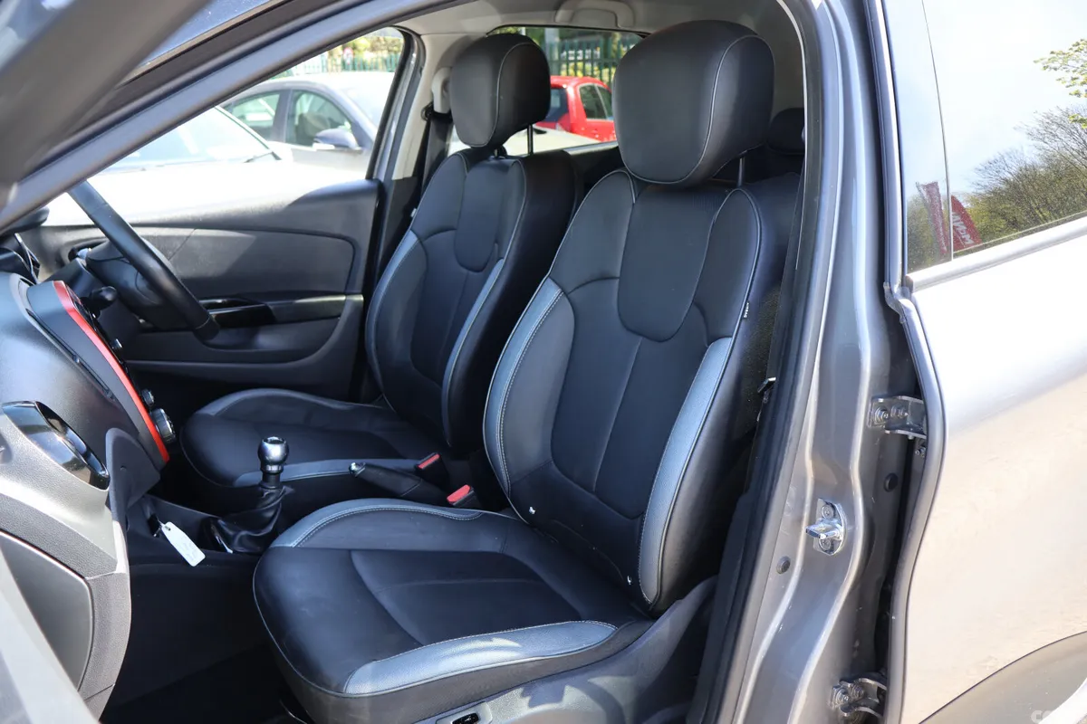 Renault Captur Hatchback, Diesel, 2017, Grey