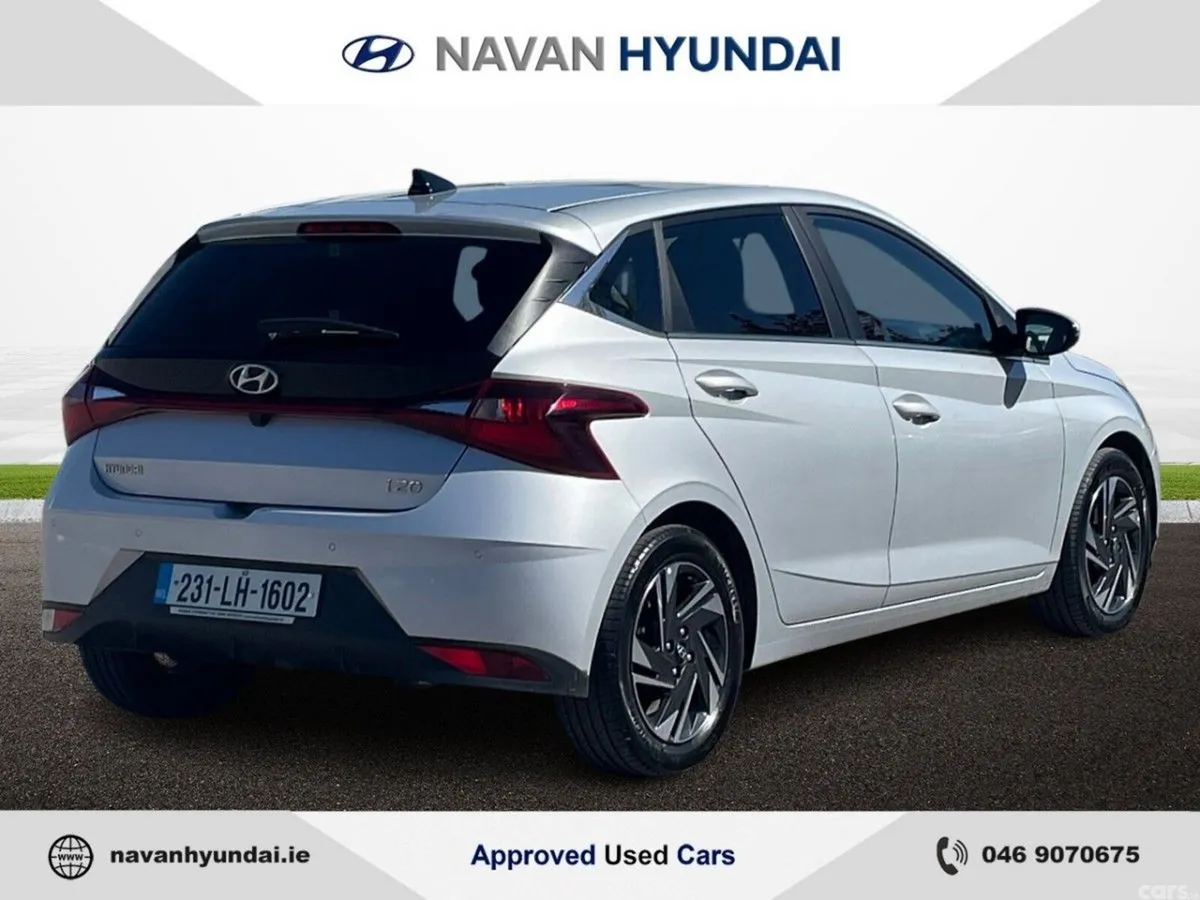 Hyundai i20 Hatchback, Petrol, 2023, Grey