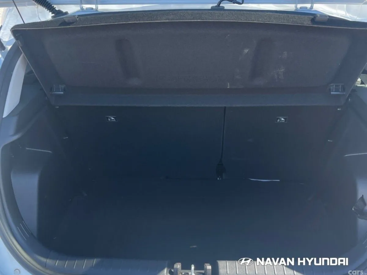 Hyundai i20 Hatchback, Petrol, 2023, Grey
