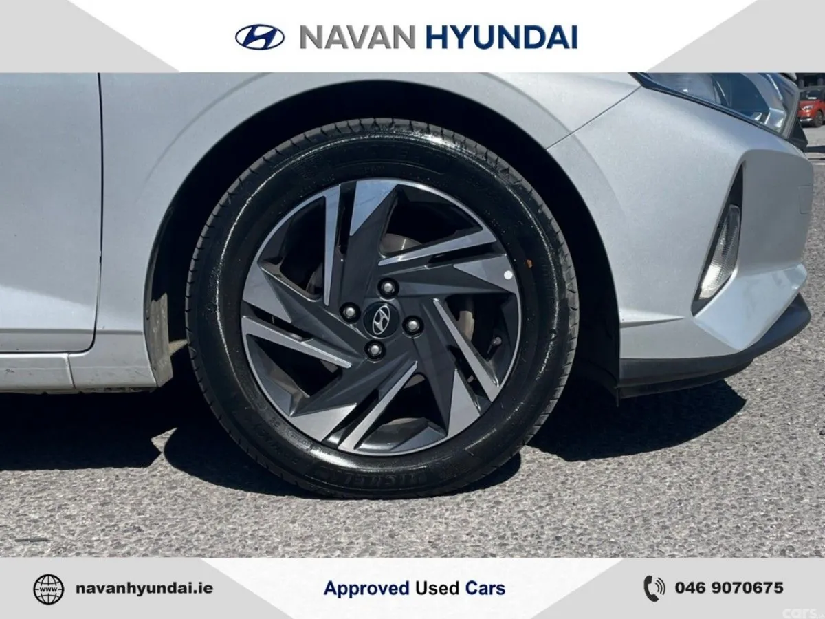 Hyundai i20 Hatchback, Petrol, 2023, Grey